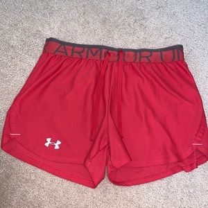 UnderArmour: XS Workout “HeatGear” Hot Pink Shorts